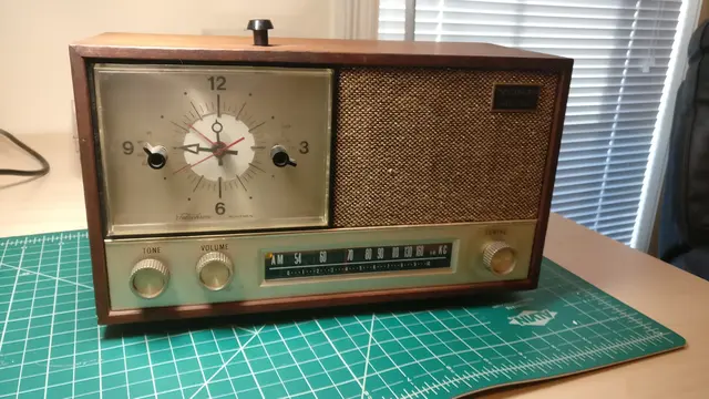 outside view of an old radio